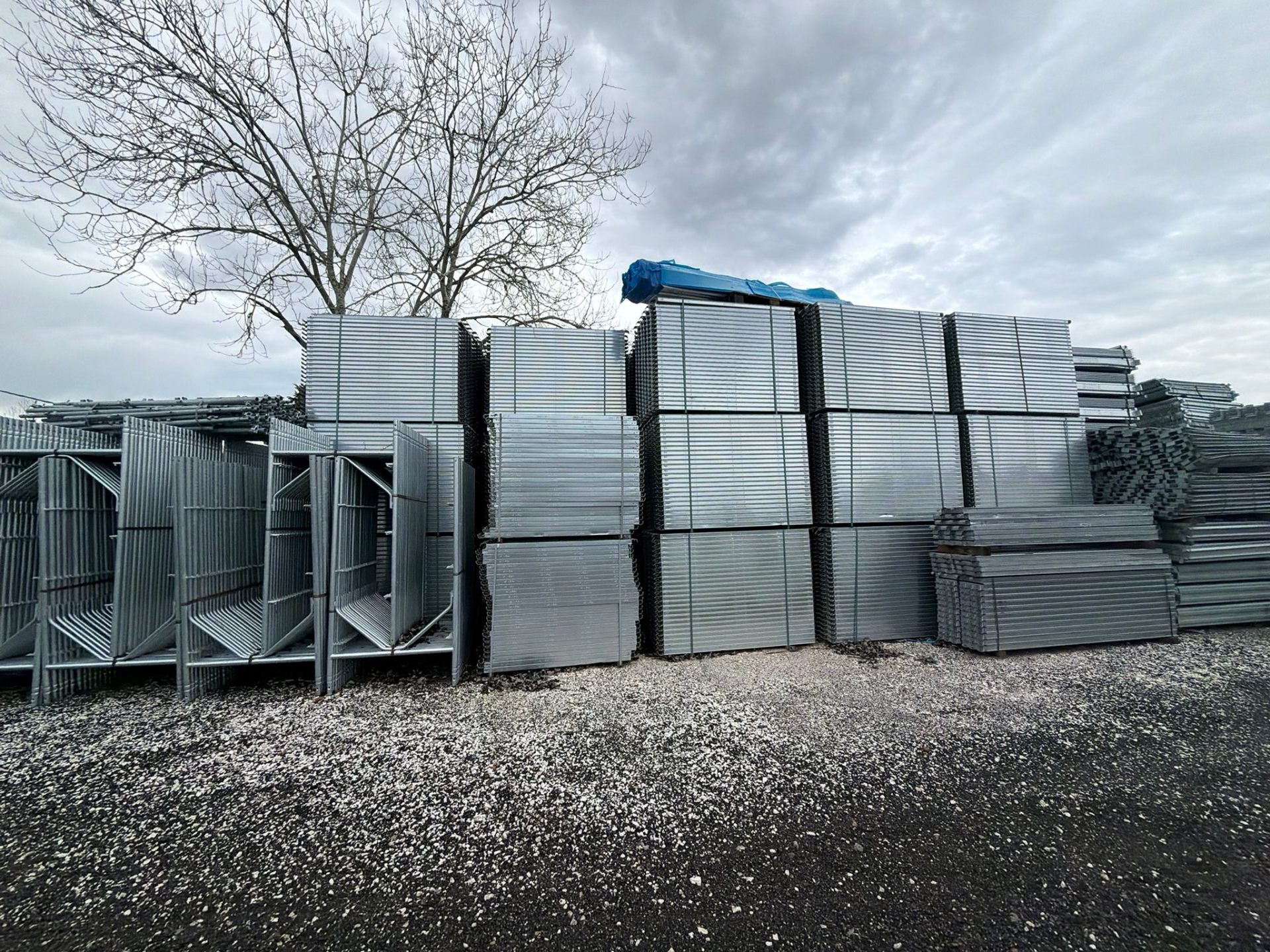 Materiale edile e ferramenta in vendita